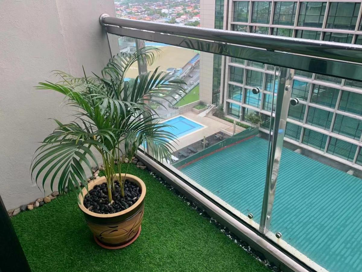 The Floorspace Imperial 2 *