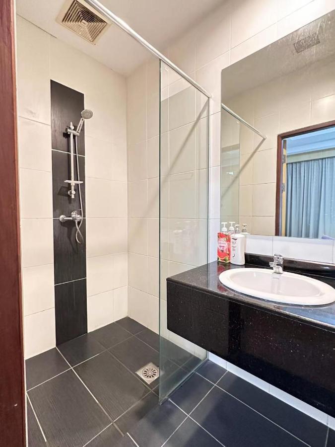 The Floorspace Imperial 2 *